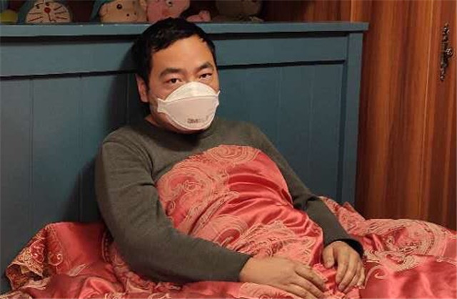 【高光“疫”事】感染不敢回家、排隊等床位、開水兌米飯—— 趙東：帶著希望和愛 戰(zhàn)斗在春天里