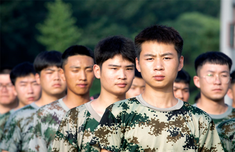2021年7月6日，中天北京集團(tuán)百名應(yīng)屆大學(xué)生褪下便服換上軍裝，在訓(xùn)練場上接受為期2天的軍訓(xùn)，享受入職前的第一份美好記憶。