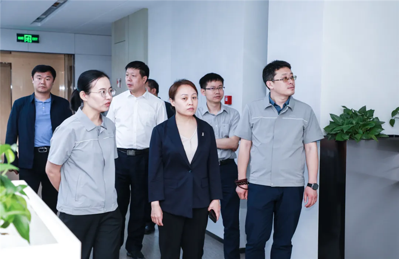 2023年5月15日，河北建材職業(yè)技術(shù)學(xué)院黨委書記張明莉一行到中天北京集團(tuán)進(jìn)行校企合作交流。