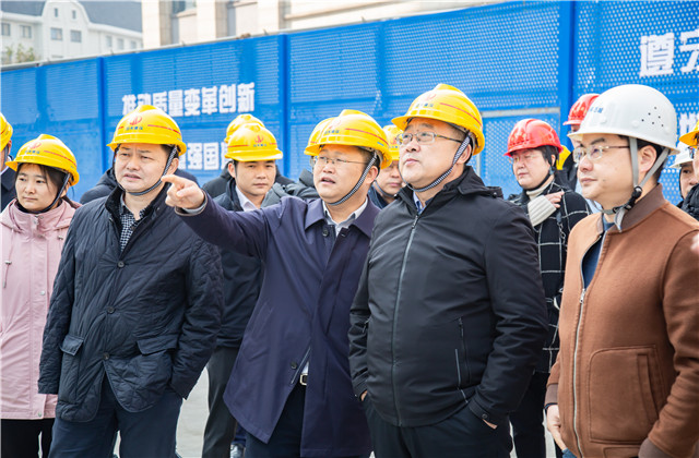 山東省住建廳二級巡視員殷濤一行到中天六建華中科態(tài)城項目考察調(diào)研
